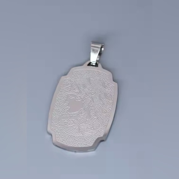 Medusa pendant necklace BUNDLE! 3 for $15 or 4 for $20 - Picture 7 of 7